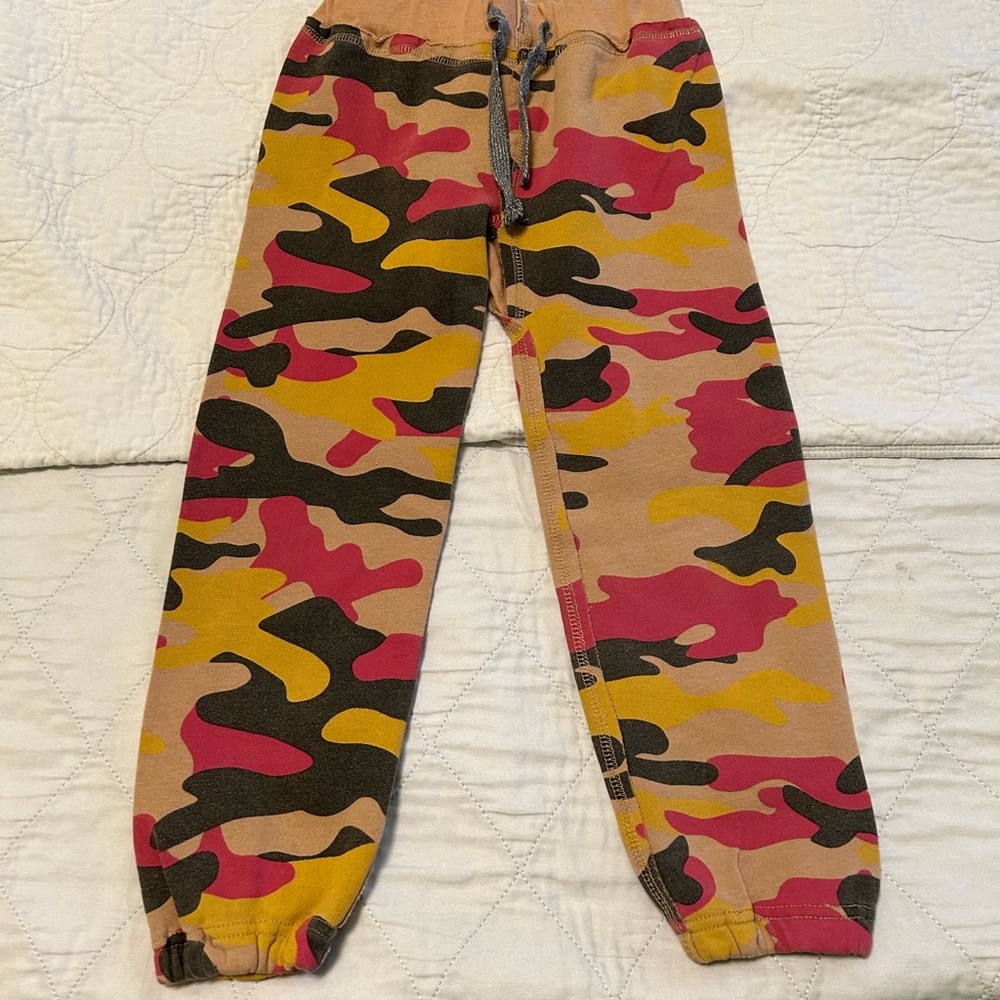 Appaman Kids Camo Joggers - Red, Yellow, Black